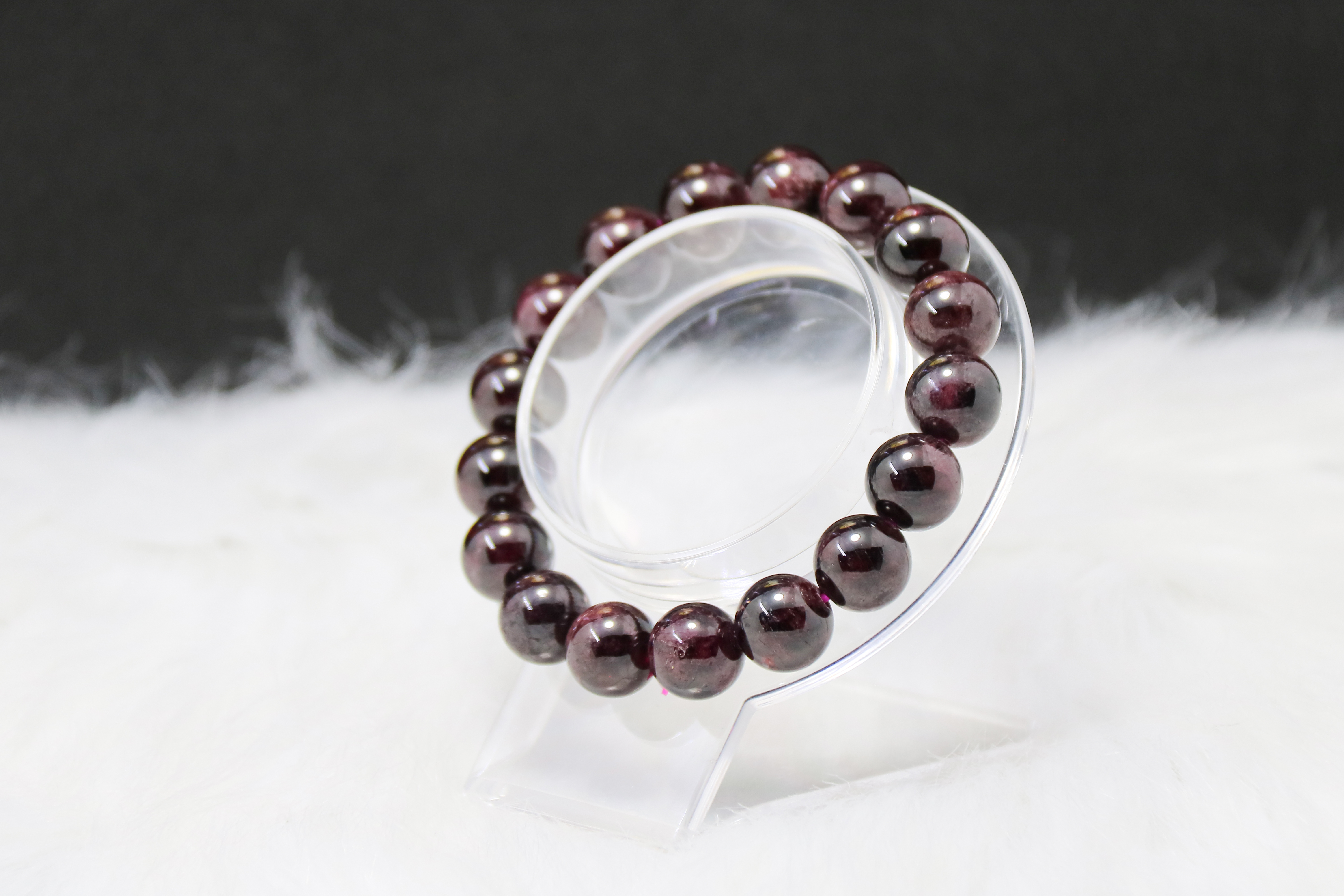 Vòng tay đá Garnet đỏ tự nhiên (Size 10.0-10.9mm)